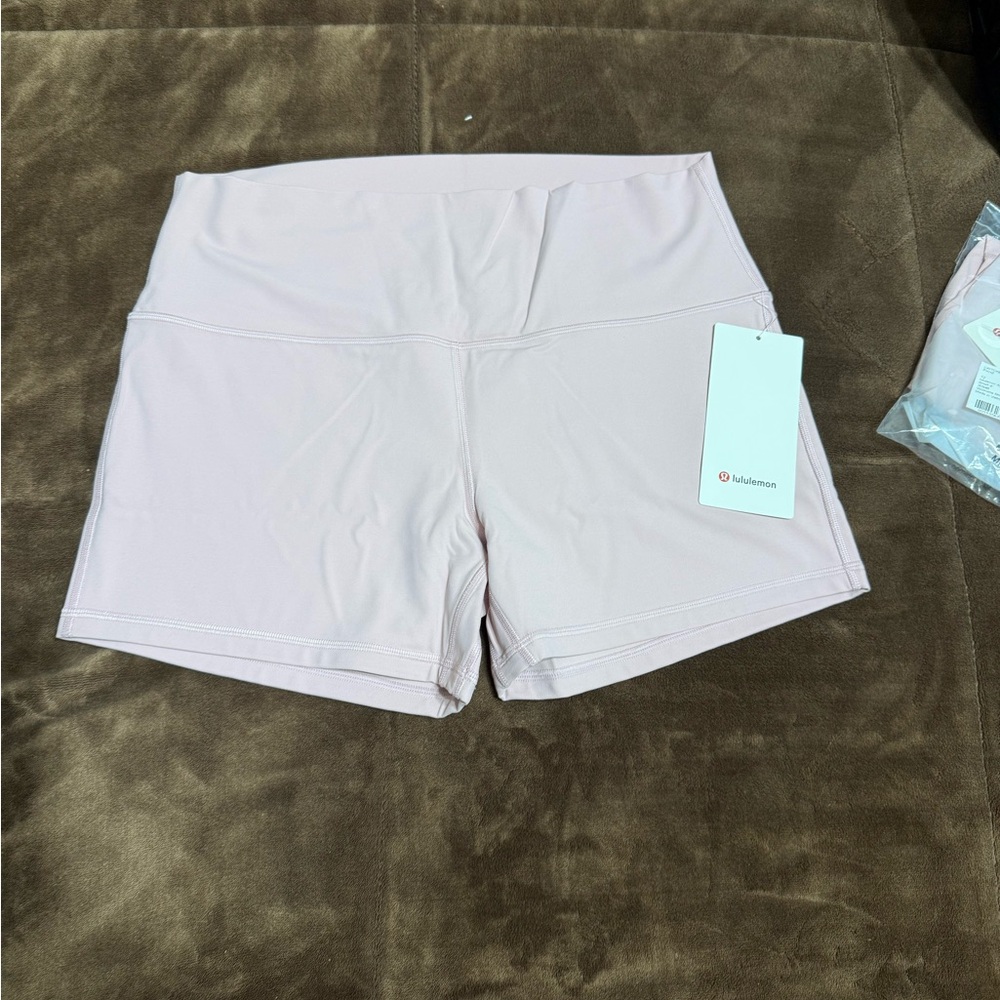 NWT lululemon Women's Light Pink Align Shorts 4” - Picture 12 of 15